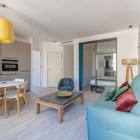 Magnificent Flat - 66m2 Rue Meynadier - 2br6p *